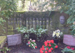 Grab von Louis Fürnberg