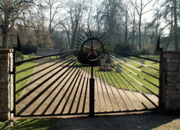 Sowjetischer Ehrenfriedhof im Park
