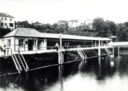 Ilm-Schwimmbad am Kirschberg um 1900