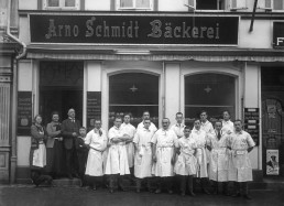 Hofbäckerei Arno Schmidt, um 1915; Foto: Louis Held