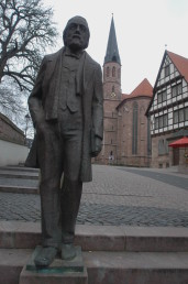 Storm-Skulptur, 1988 geschaffen von dem Bildhauer Werner Löwe