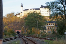 Schlosstunnel mit Blick auf das Obere Schloss