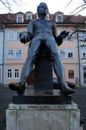 Das 1985 anlässlich des 300. Geburtstags von Johann Sebastian Bach errichtete Denkmal