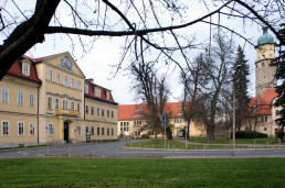 Das Neue Palais und der Neideckturm am Schlossplatz