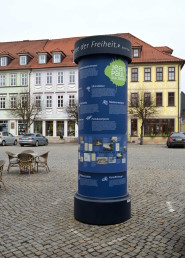 Jean-Paul-Litfaßsäule auf dem Markt