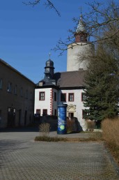 Jean-Paul-Litfaßsäule auf Burg Posterstein