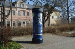 Jean-Paul-Litfaßsäule auf Burg Posterstein