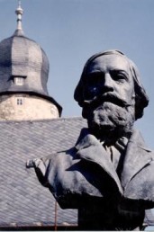 Denkmal Otto Ludwig, Schloss Eisfeld