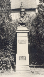 Denkmal Otto Ludwig, Schloss Eisfeld