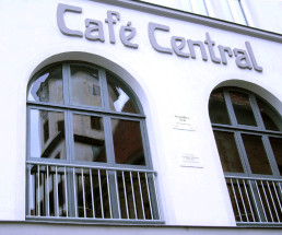 Das Haus Markt 23 mit dem heutigen Café Central