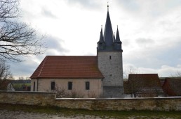 Dachrieden, Blick auf die Kirche