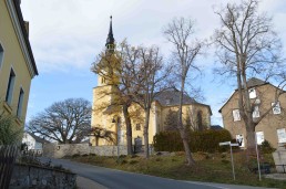 Hohndorf, Blick auf die Kirche