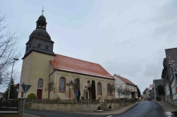 Kalteneber, Blick auf die Kirche