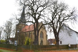 Mendhausen, Blick auf die Kirche