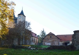 Ottenhausen, Blick auf die Kirche