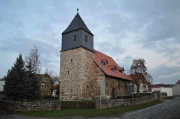 Pustleben, Blick auf die Kirche