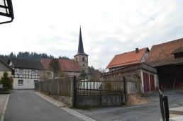 Wiedersbach, Blick auf die Kirche