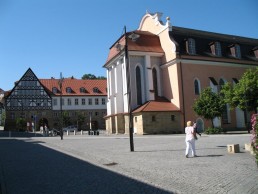 Georgenkirche mit Rathaus