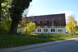 An Stelle des alten Schlosses errichtetes Kulturhaus