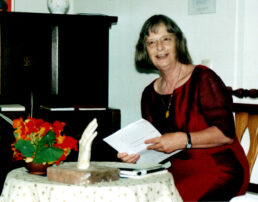 Elke Erb 2003 in der Dichterstätte Sarah Kirsch