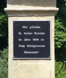 Gedenktafel für den Gründer der Freien Schulgemeinde Wickersdorf